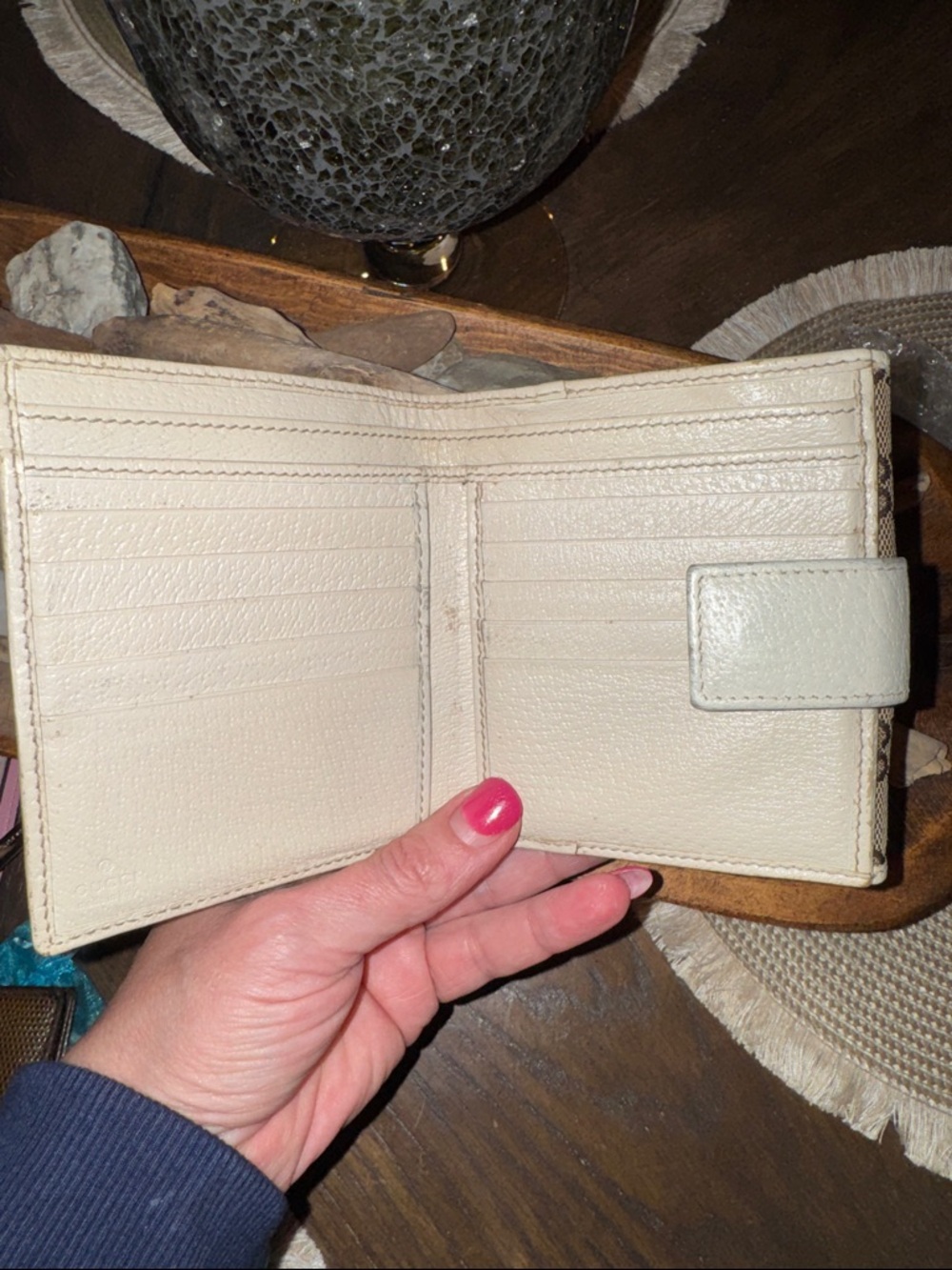Gucci Brown Monogram Canvas Wallet with Green-Red Web Bow - Picture 7 of 10